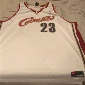 Nike Cavaliers LeBron James 23 Jersey